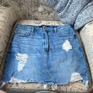 ULTRA HIGH-RISE HOLLISTER SKIRT